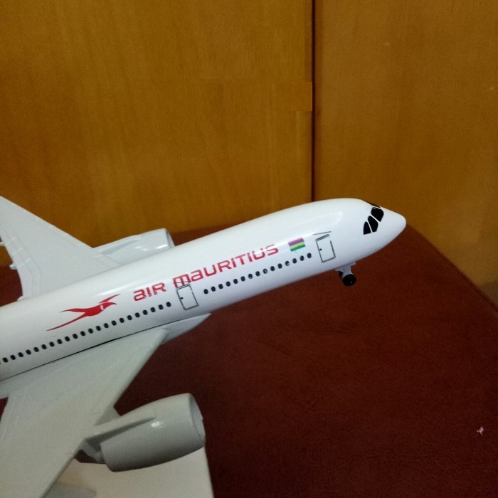 Mô hình máy bay tĩnh A350 M.a.u.r.i.t.i.u.s 20cm có bánh xe