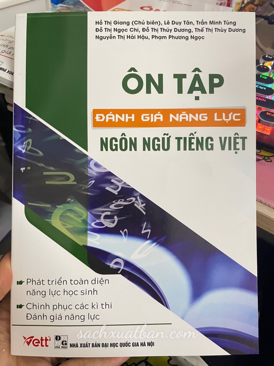 Sách Ôn Tập Đánh Giá Năng Lực Ngôn Ngữ Tiếng Việt