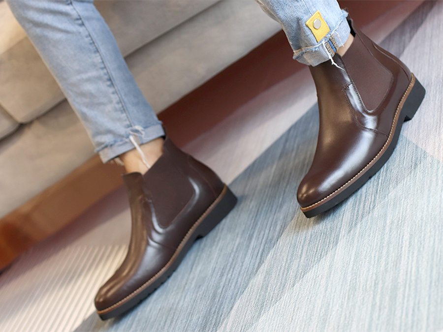 Giày Chelsea Boots Nam Tăng Chiều Cao Siêu Nhẹ T&amp;TRA Tăng Cao 7Cm, S1077 Nâu Tối Trơn , Chất Liệu Da Bò Cao Cấp, Đế Và Lót Siêu Nhẹ Giúp Giảm Trọng Lượng 30% So Với Đế Cao Su