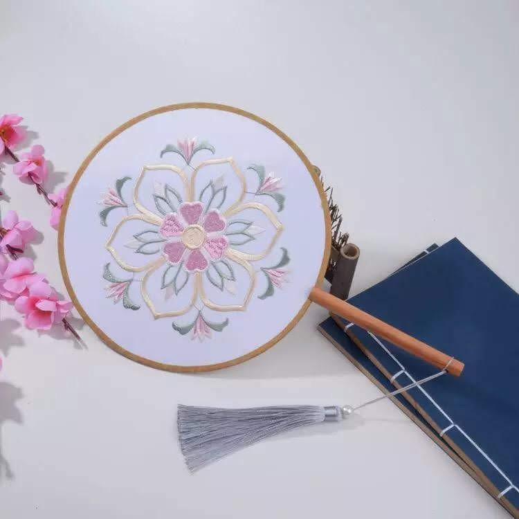 Quạt thêu hàng rẻ hàng có sẵn