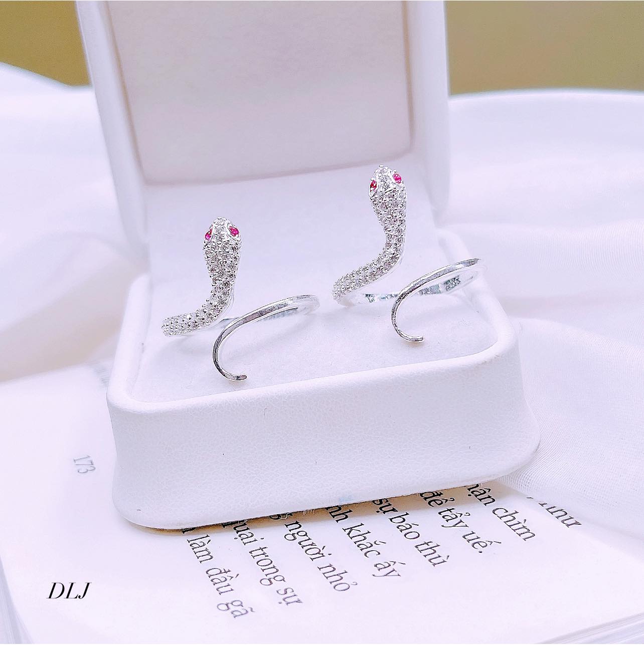 Nhẫn bạc nữ hình rắn freesize chất liệu bạc s925 MS055