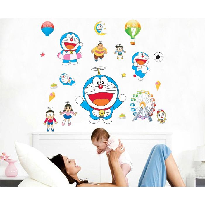 Decal trang trí tường - Doremon vui chơi cùng Vòng Xoay Đu