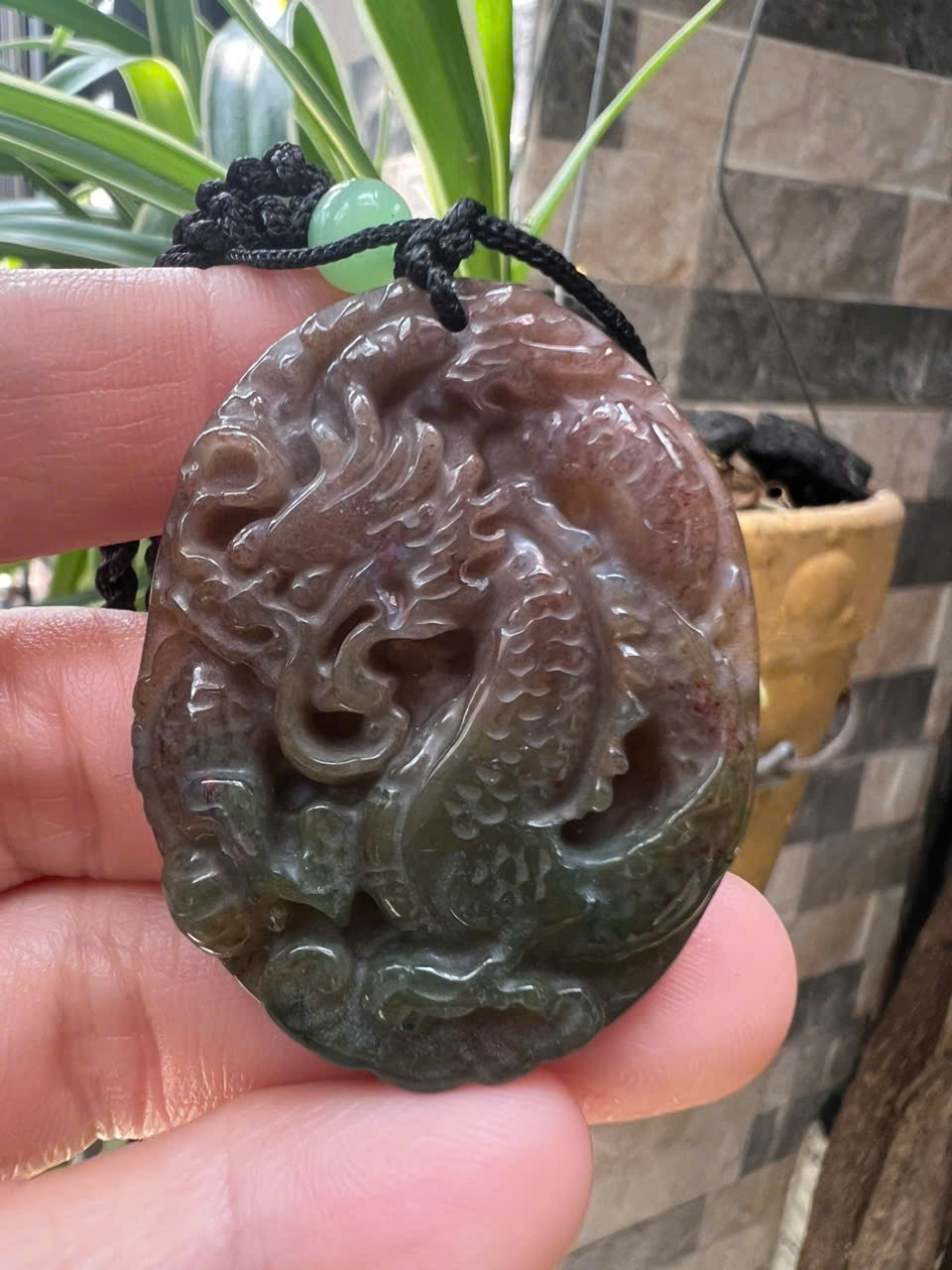 Mặt Dây Chuyền Oval Chạm Rồng Lượn Đá Casidon Size Ngang 46mm Dầy 7mm màu Hồng Xanh nhẹ đẹp ạ