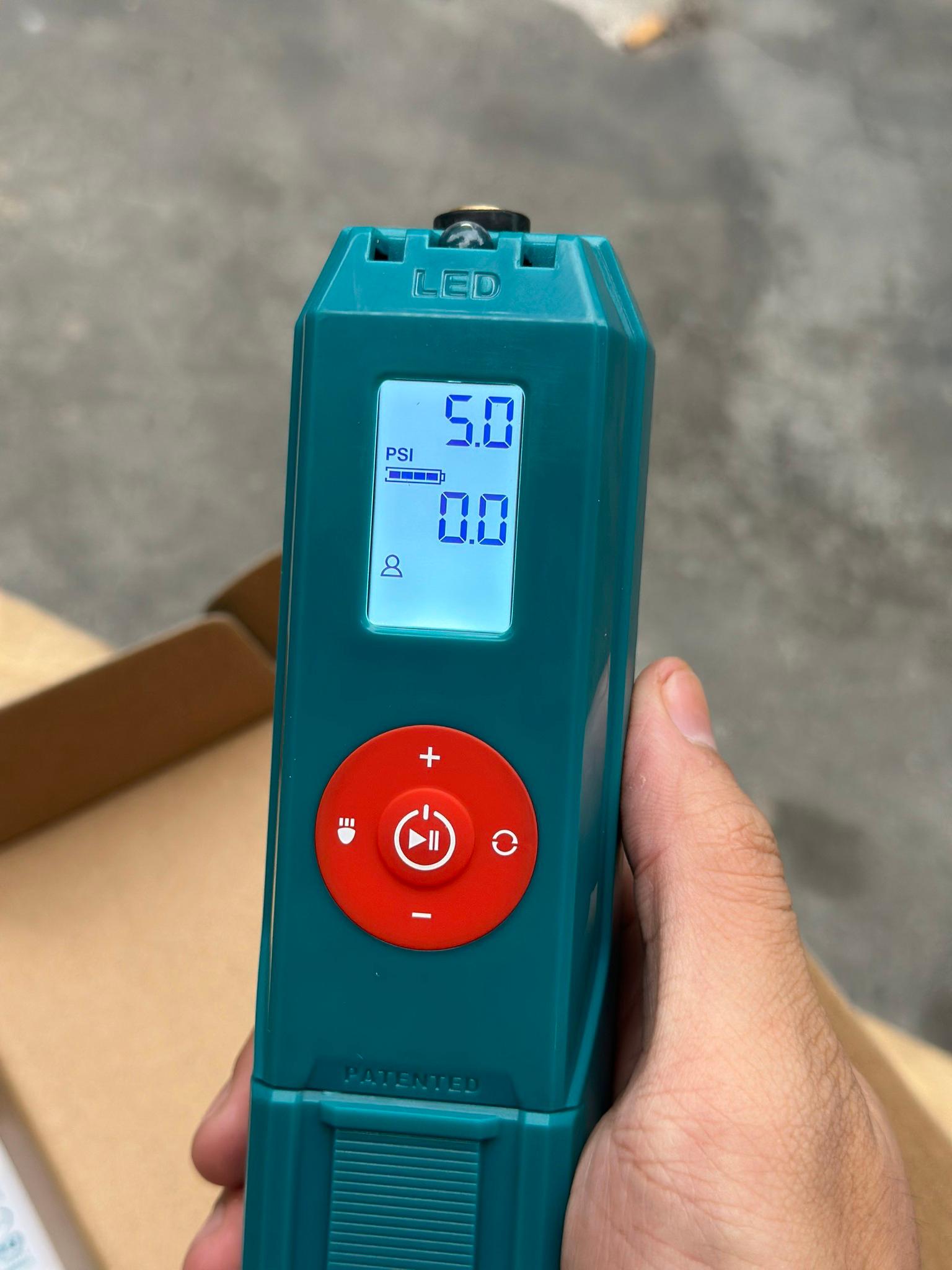 MÁY BƠM HƠI CẦM TAY TỰ ĐỘNG DÙNG PIN LITHIUM 12V (1 pin 1.5Ah và 1 sạc) TOTAL TACLI12011 - HÀNG CHÍNH HÃNG