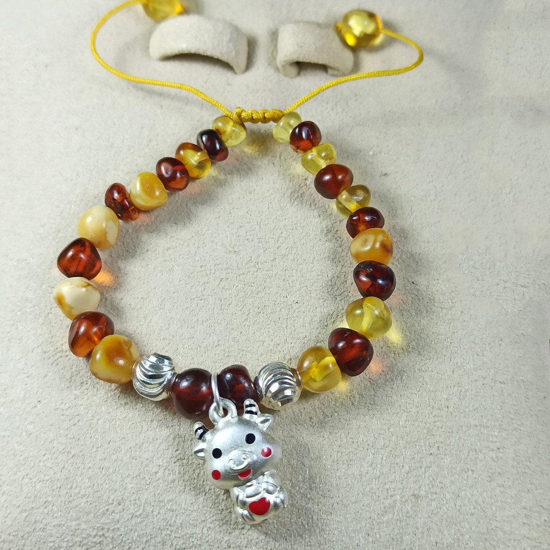 Vòng tay TUDO hổ phách tự nhiên mix charm bạc sửu và bi bạc 925