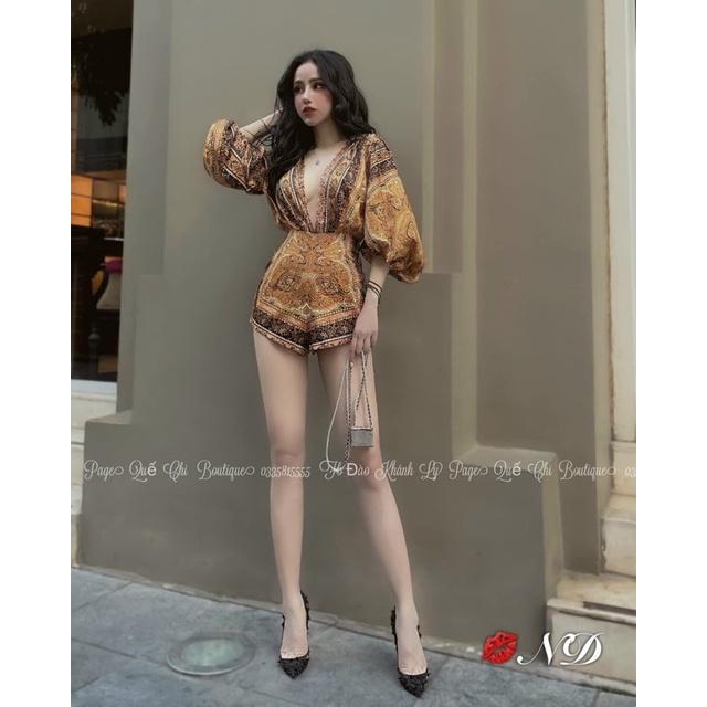 Jumsuit hoạ tiết cổ V