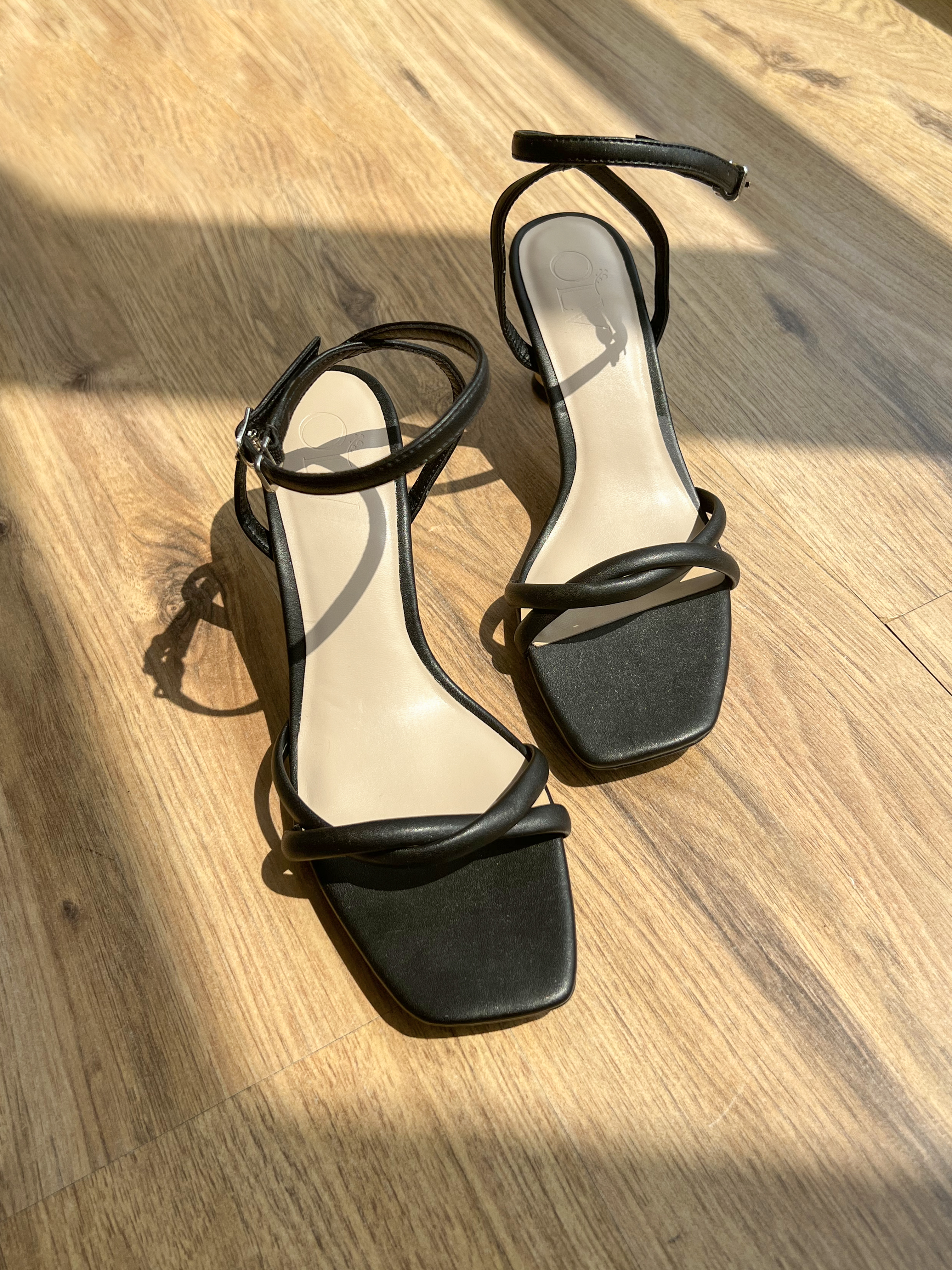 OLV - Giày Cross Strappy Heels