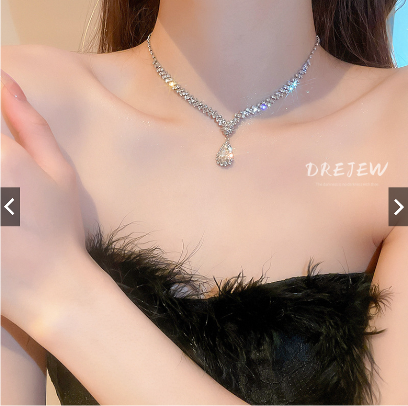 Vòng Cổ Dây Chuyền Đính Kim Cương nhân tạo Hình Giọt Nước Sang Trọng dành cho nữ.