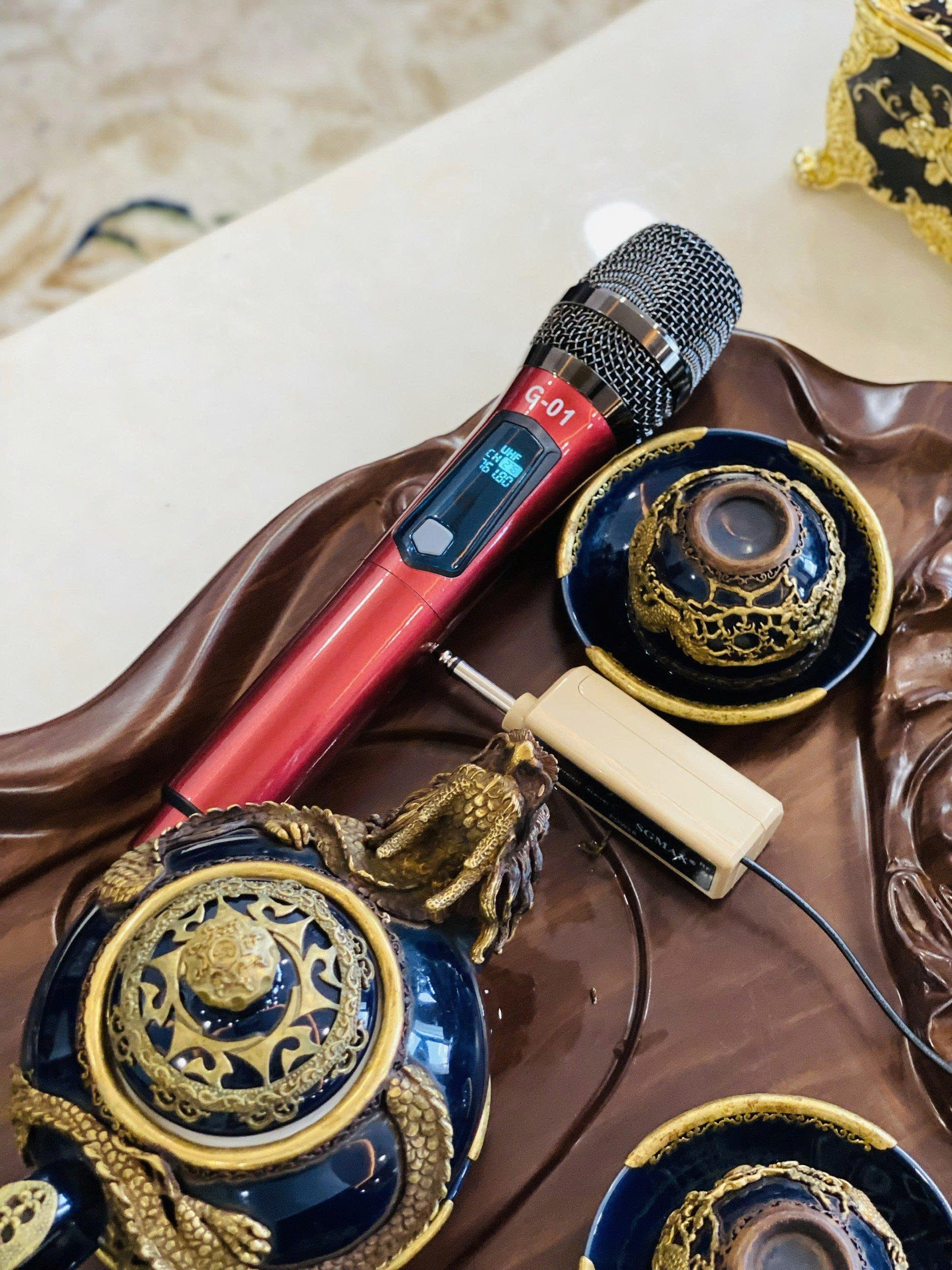 Micro Không Dây Karaoke SGMAX G01 Chuyên Dùng Cho Loa Kéo, Amply Siêu Hay Mic Dùng Pin Sạc Tiện Lợi Micro Nhẹ Hút Âm hàng nhập khẩu