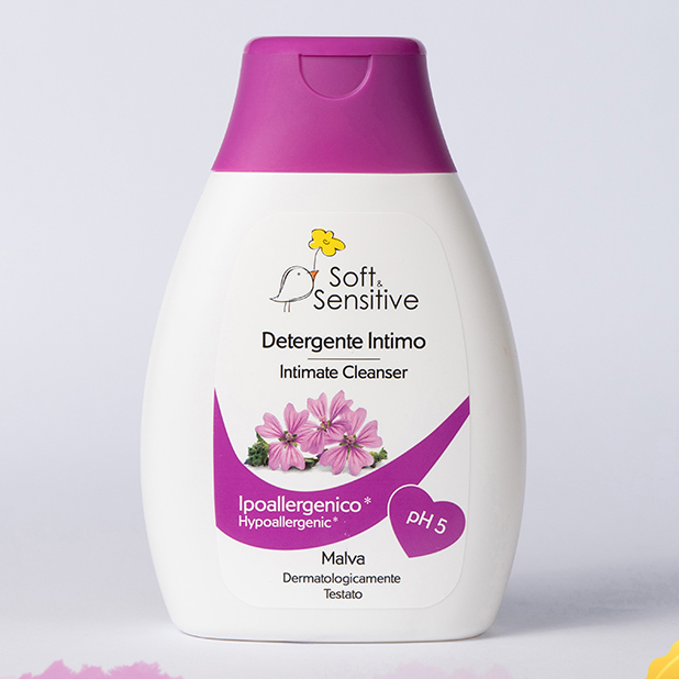 Dung dịch vệ sinh phụ nữ Soft &amp; Sensitive - Italy (hương Malva)