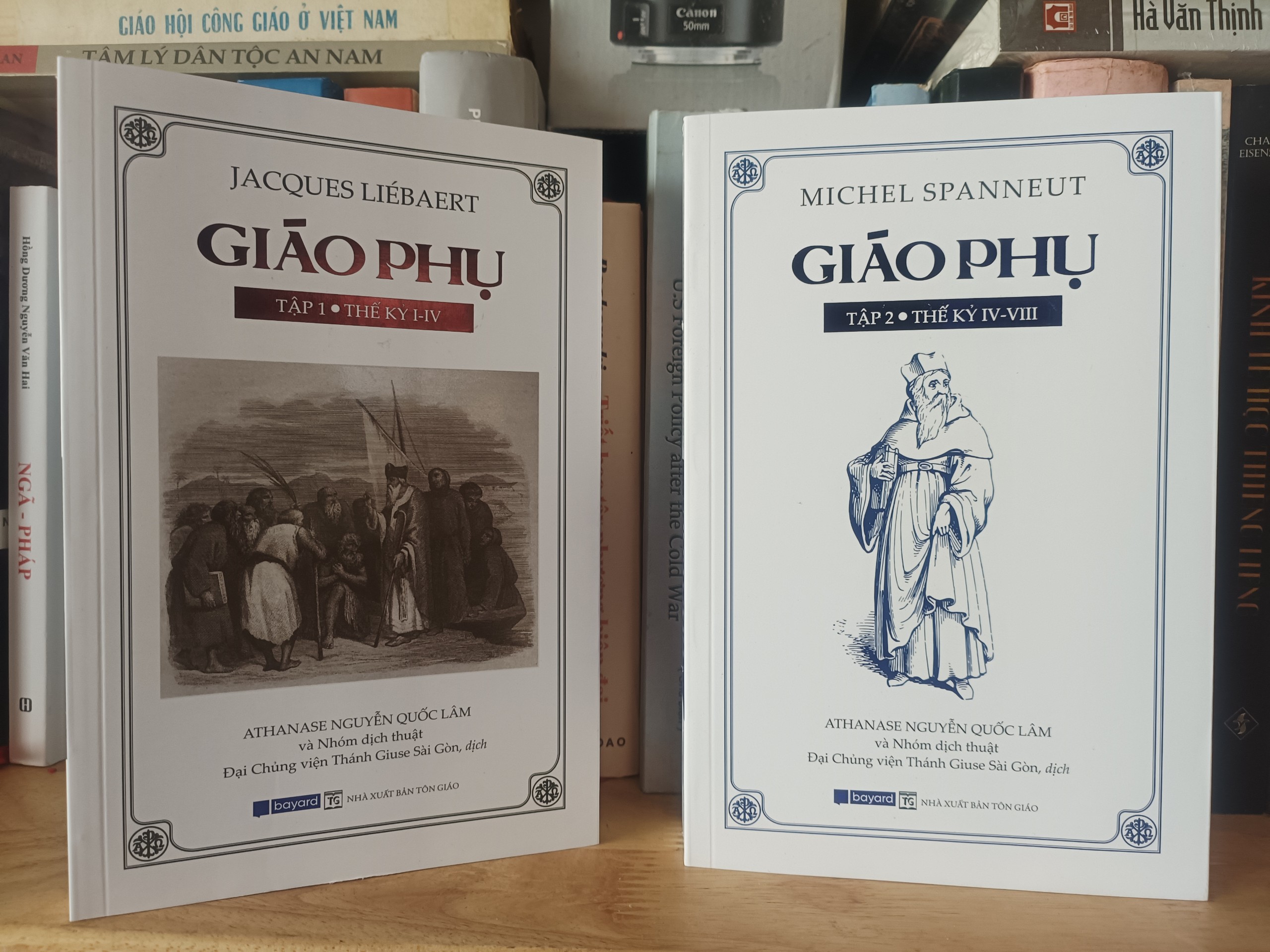 GIÁO PHỤ TẬP 1 – Thế kỷ I-IV và GIÁO PHỤ TẬP 2 – Thế kỷ IV-VIII – Athanase Nguyễn Quốc Lâm dịch – Nxb Tôn Giáo