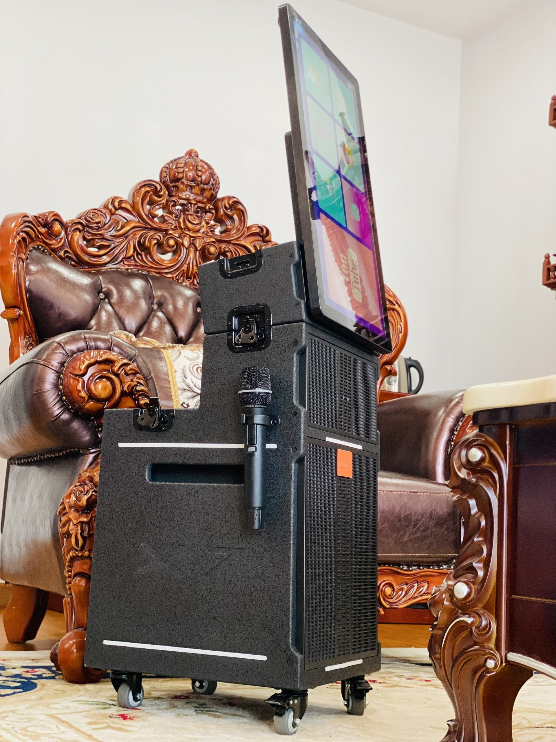 [ Hàng Mới Nhất 2024 ] Loa Karaoke Có Màn Hình KTV179 - Âm Thanh Cao Cấp Tích Hợp Màn Hình 25inch, Công Suất 700W Cùng Bass 30cm, Tặng Kèm 2 Micro Không Dây Bảo Hành 12 Tháng, Hàng Chính Hãng