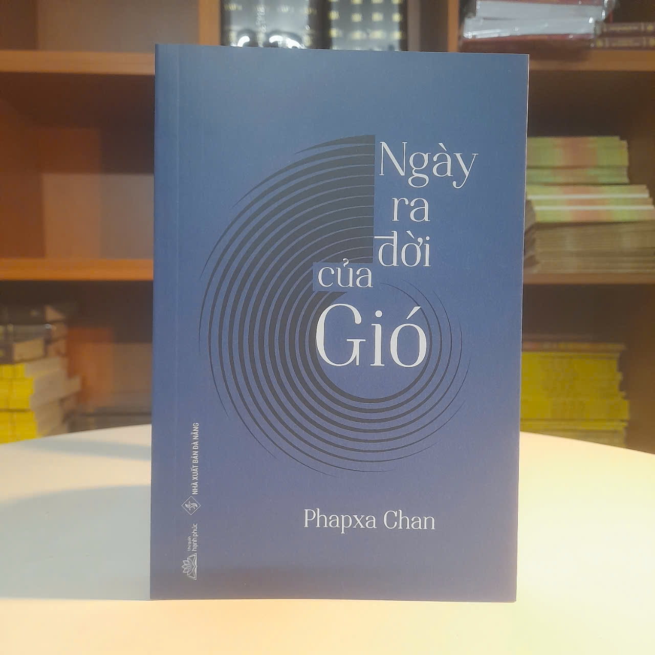 Ngày Ra Đời Của Gió - tập thơ của một trong những nhà thơ triển vọng nhất trên văn đàn Việt Nam hiện nay