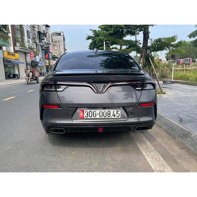 Đuôi gió liền cốp Vinfast Lux A2.0 nhựa Composite sơn theo màu xe