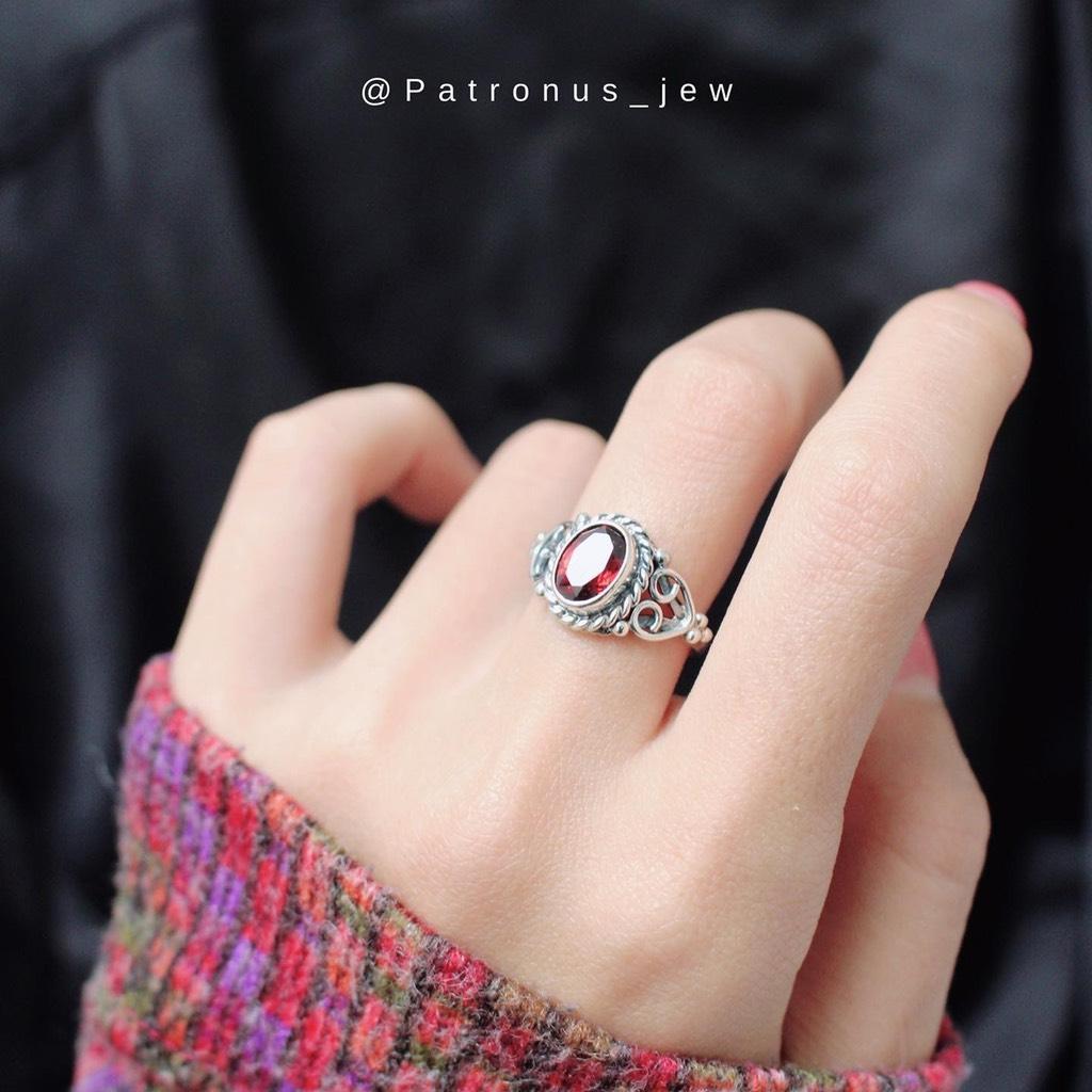 Nhẫn Garnet Oval Cổ Điển Tim NGAOVCDT22B Patronus