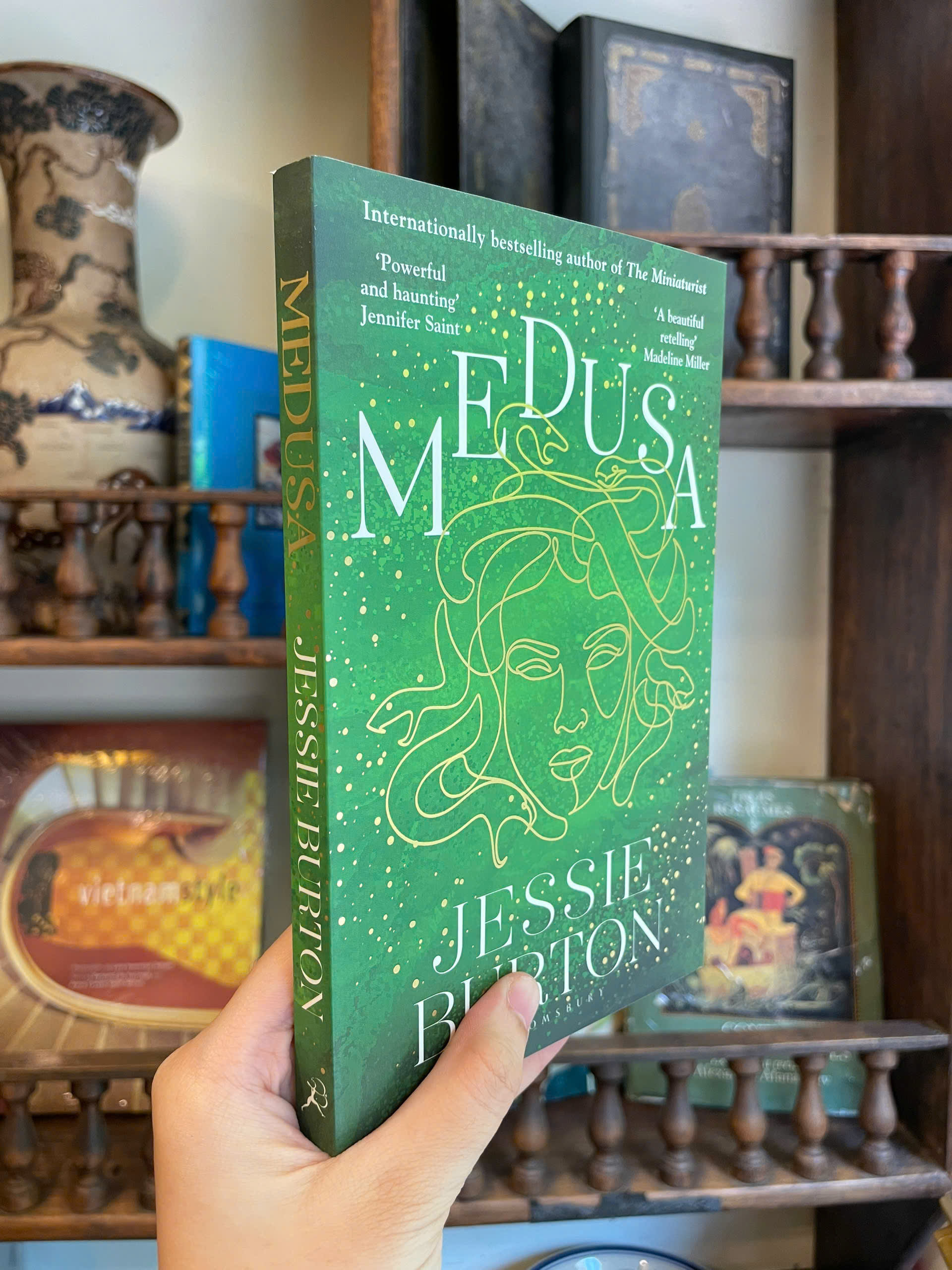 Sách - Medusa by Jessie Burton - Mythology/Fantasy/ Fiction book in English - Sách Ngoại Văn