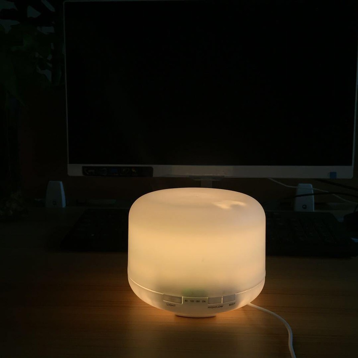 Máy Tạo Độ Ẩm Khuếch Tán Tinh Dầu Có Đèn LED Màu Trắng- Tặng chai tinh dầu Essesa