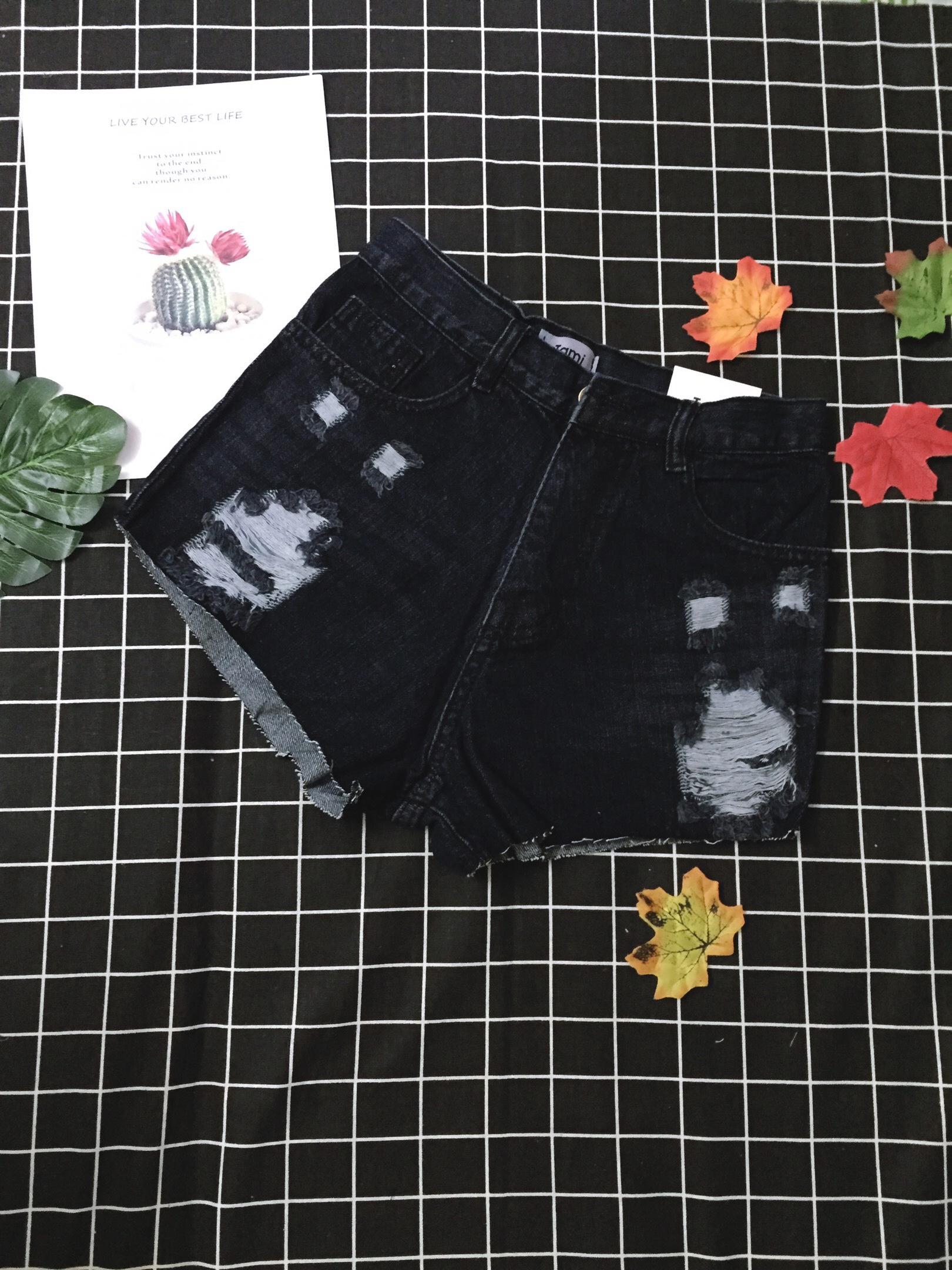 Quần Short Jean Đen Rách Lưng Cao