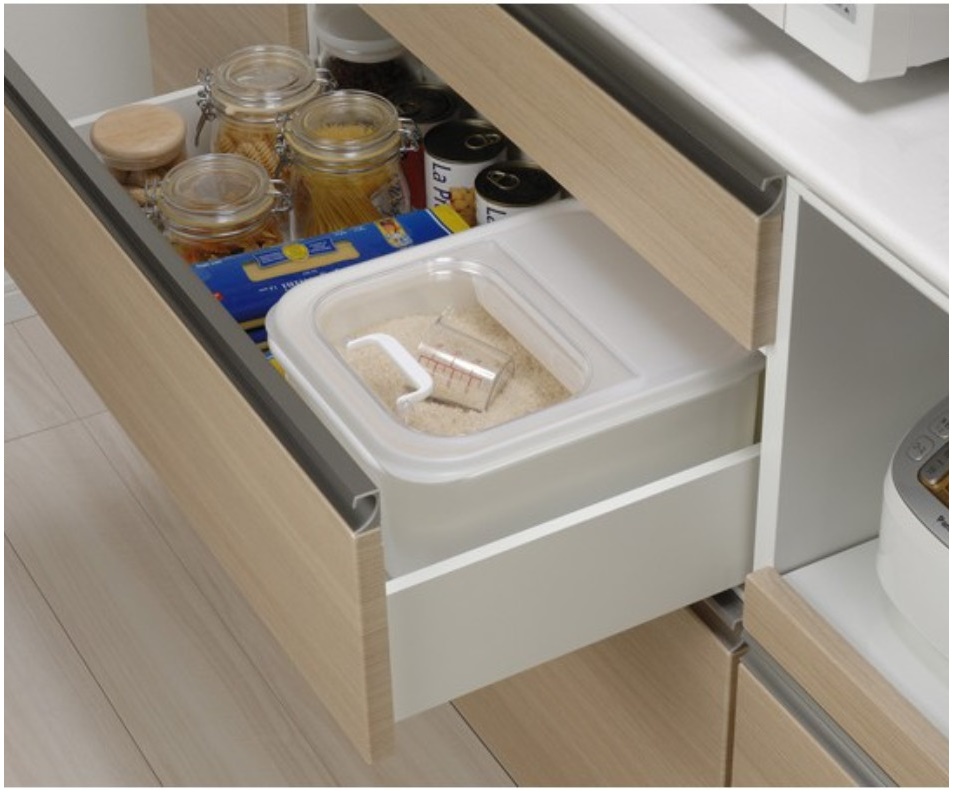 Thùng đựng gạo 6kg nắp bật có 2 ngăn kèm ca đong nội địa Nhật Bản