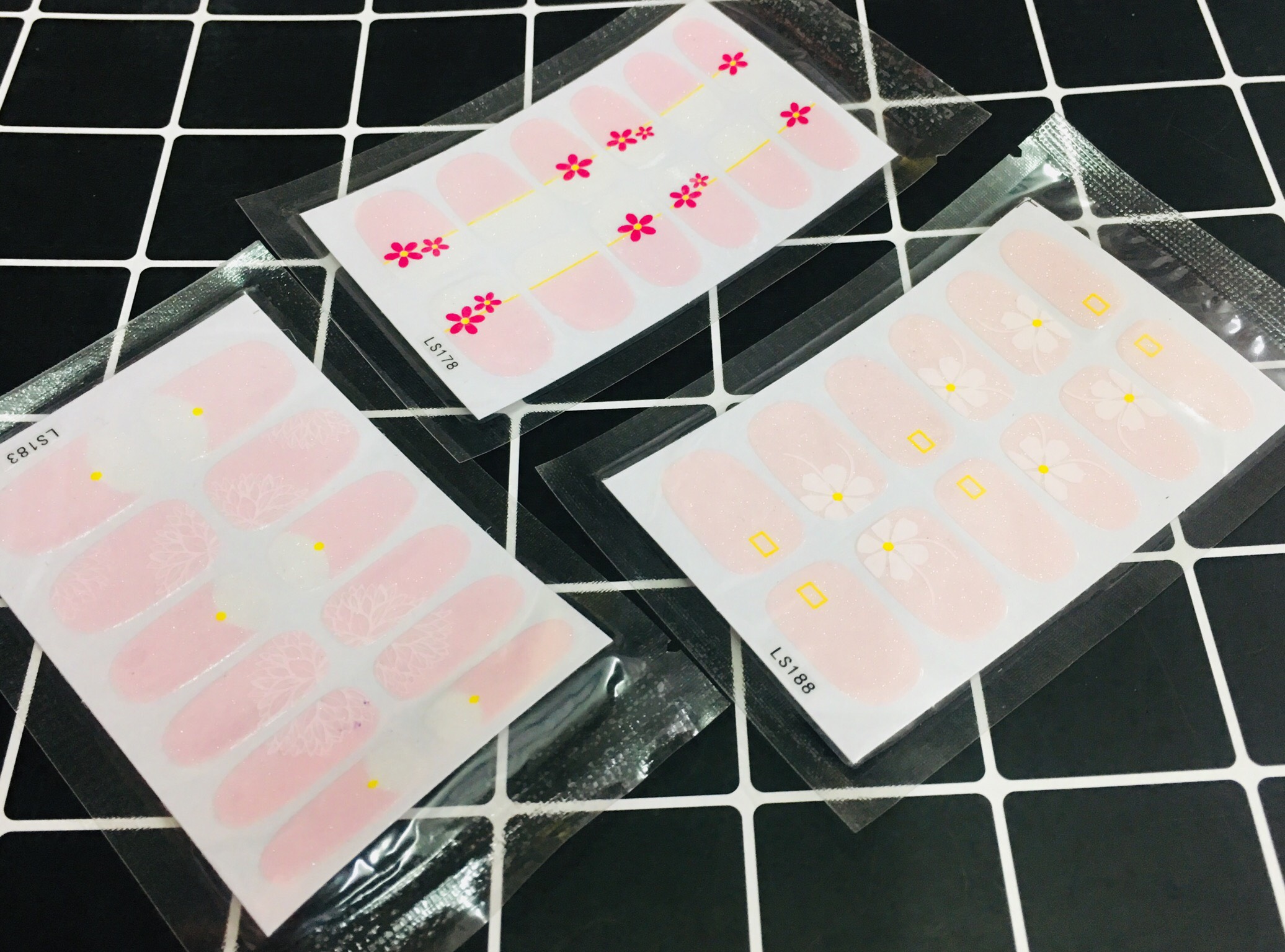 Miếng dán trang trí móng tay 1 bộ 12 miếng combo 5 bộ