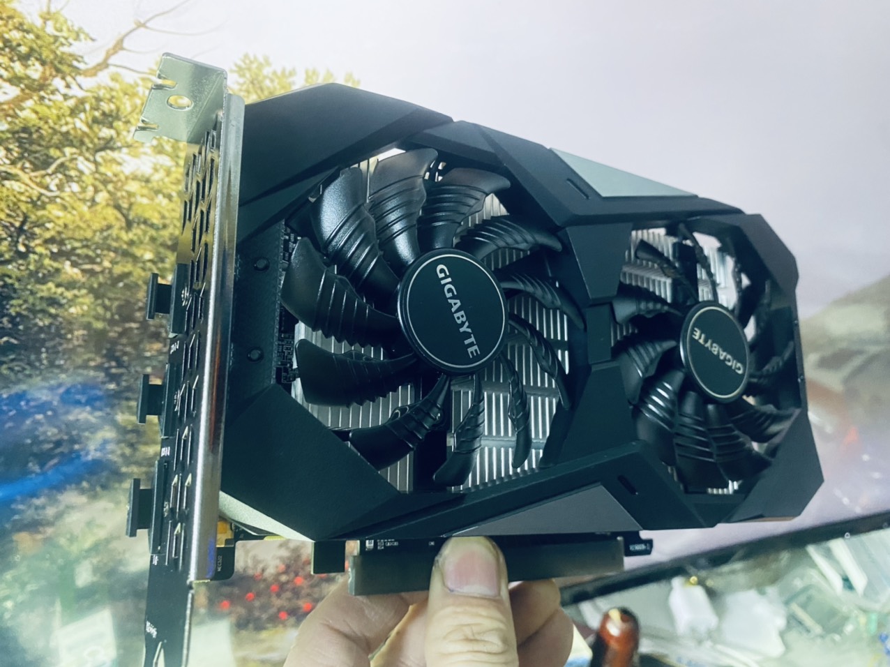 VGA (Cạc màn hình) GIGABYTE GeForce GTX 1650 4GB/D5/2FAN - HÀNG CHÍNH HÃNG