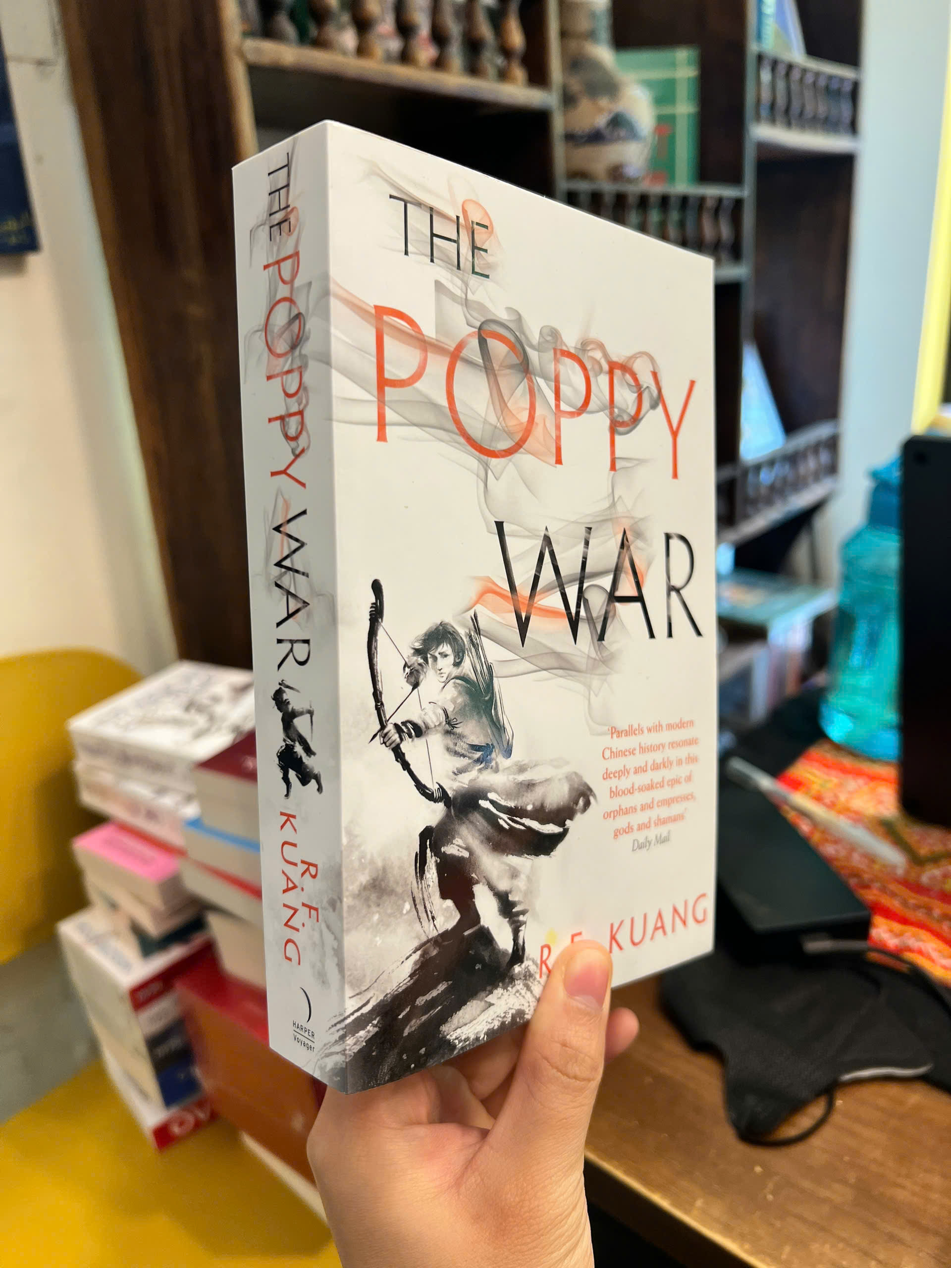 Sách - The Poppy War by R.F. Kuang (Book #1) | Fantasy / Historical Fiction / Ngoại văn Nhập khẩu UK