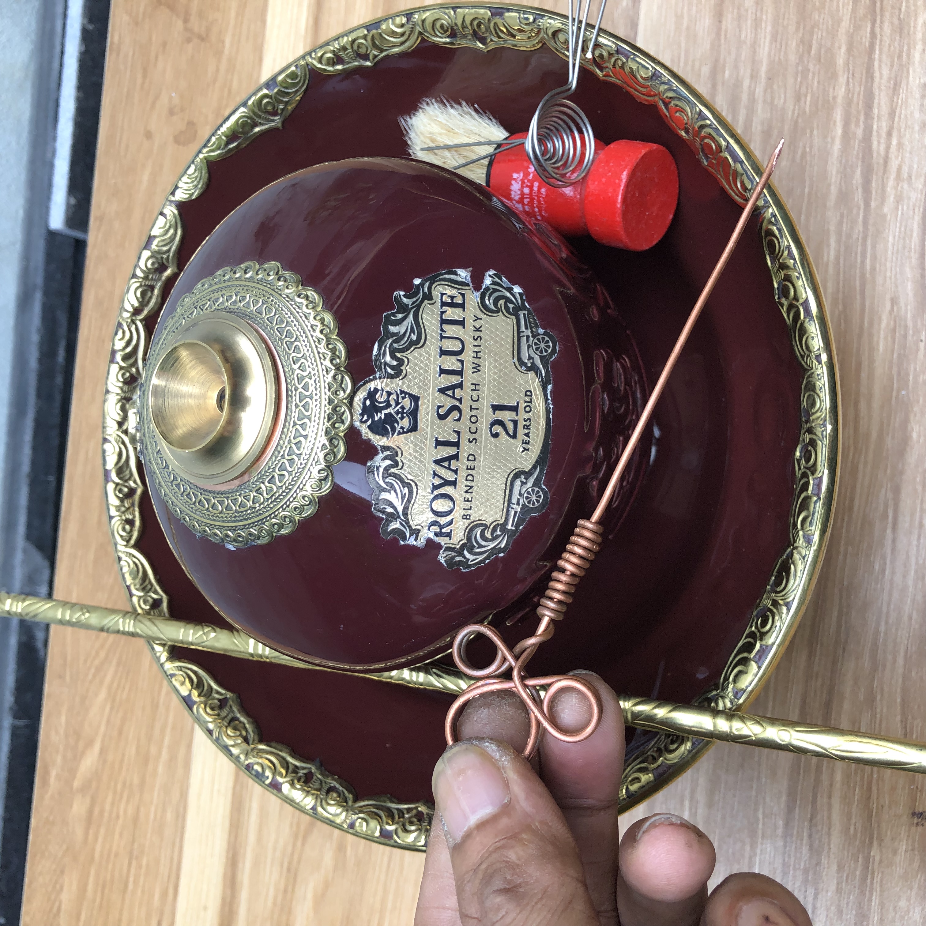 Điếu bát chivas 21 màu đỏ bọc đồng tặng kèm phụ kiện