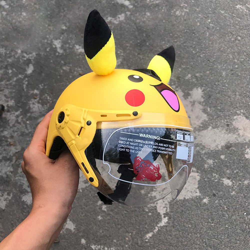 Mũ bảo hiểm bảo vệ đầu trẻ em có kính chống bụi cho bé Pikachu vàng có tai siêu dễ thương