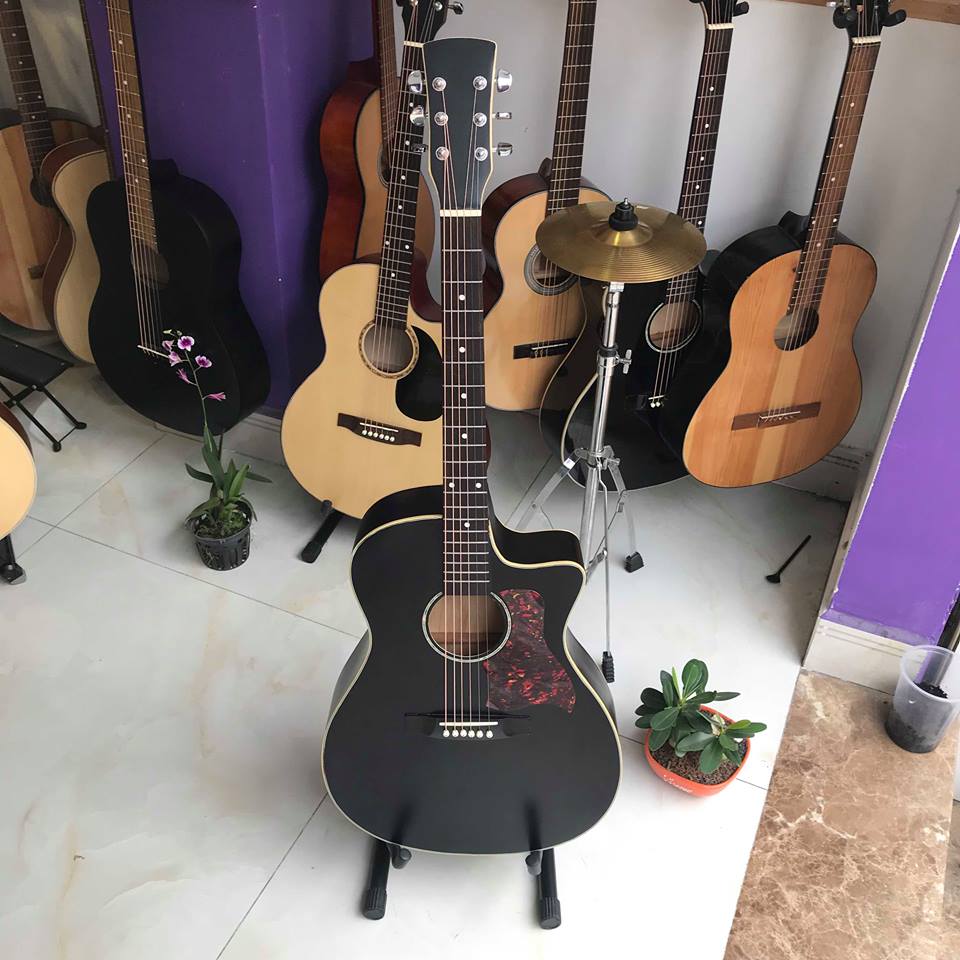 Đàn guitar acsion thấp SVA1KĐ - Đàn màu đen tặng miếng dán có ty