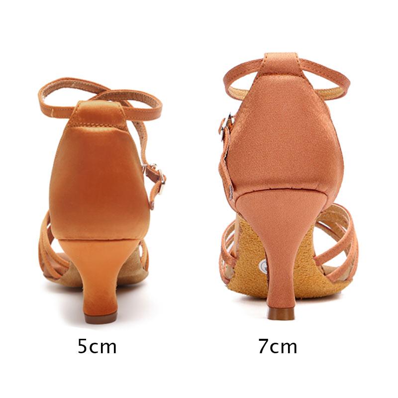 Giày khiêu vũ của phụ nữ salsa giày khiêu vũ Latin cho các cô gái gót chân 5cm 7cm giày chuyên nghiệp mềm mại chuyên nghiệp giày Tango Samba Color: Black 5cm Shoe Size: 5.5