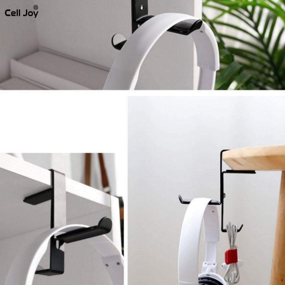 Kệ treo tai nghe chụp đầu cạnh bàn tiết kiệm không gian treo móc được cả hai chiều tiện lợi.
