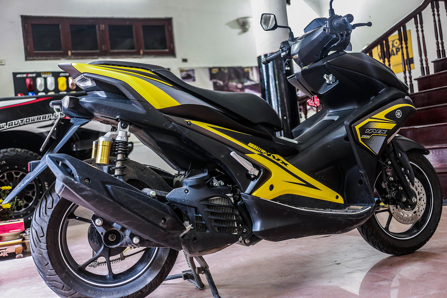 Tem trùm NVX Black Yellow
