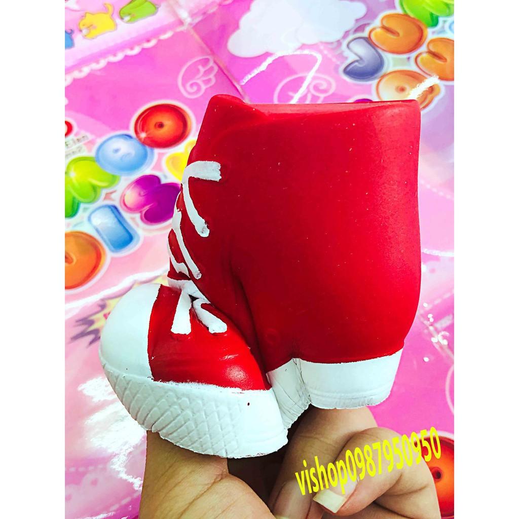 SQUISHY GIÀY ĐỎ - ĐỒ CHƠI BÓP SQUISHY