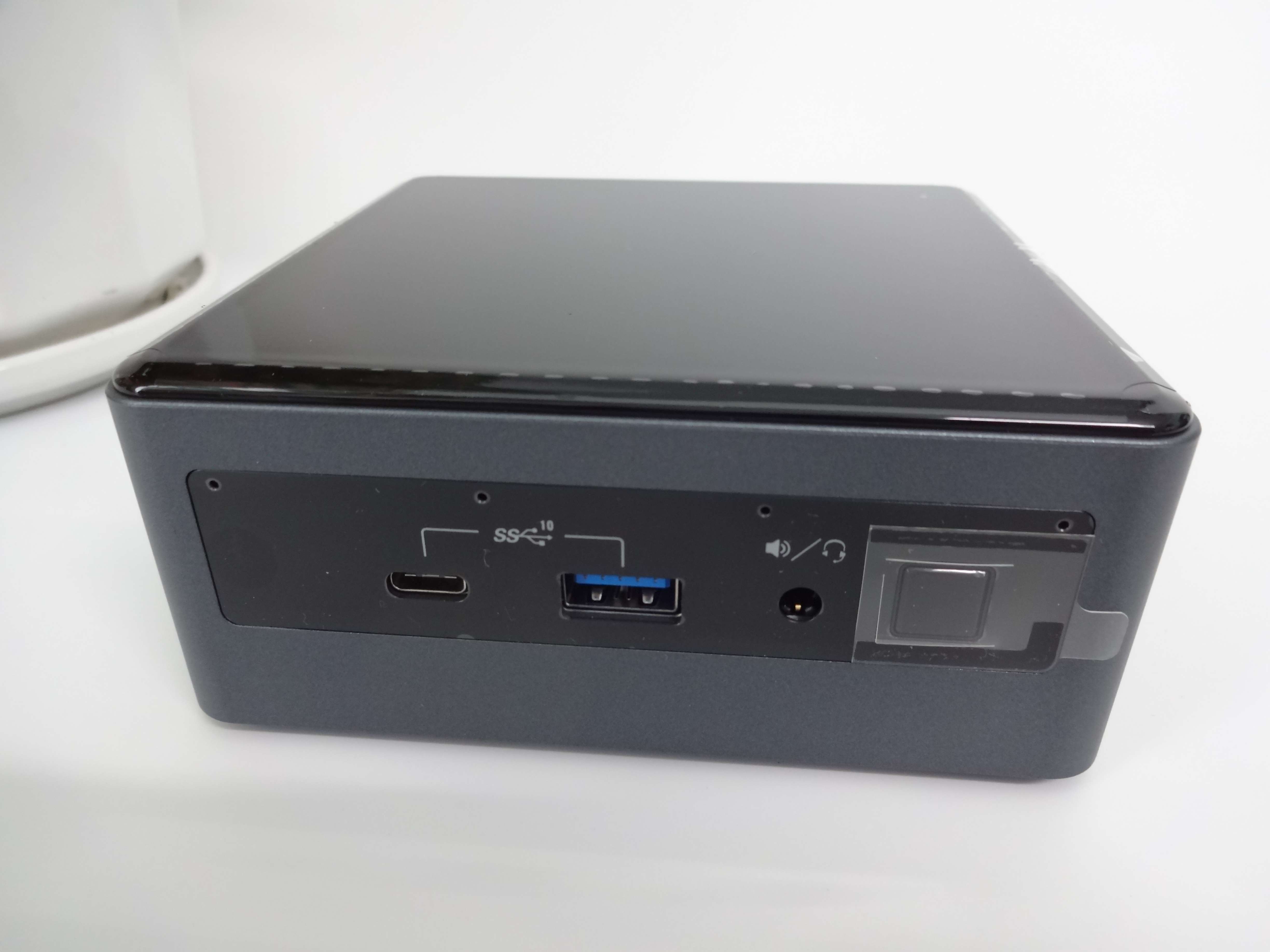 Máy tính (Mini PC - Bare Bone) Intel NUC 10 Performance kit - NUC10i3FNH (i3-10110U) (BXNUC10i3FNH2 - PCINTEL06 - Hàng Chính Hãng