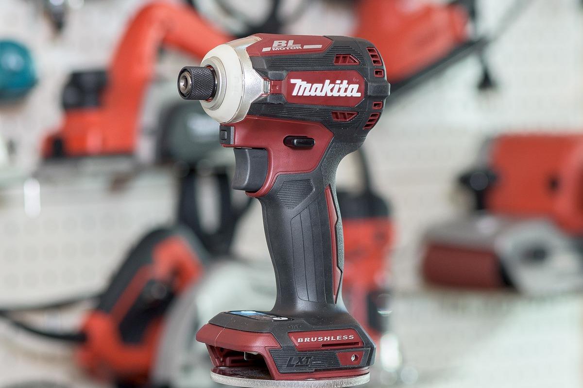 MÁY VẶN VÍT DÙNG PIN 180N.M MAKITA DTD171ZAR - HÀNG CHÍNH HÃNG