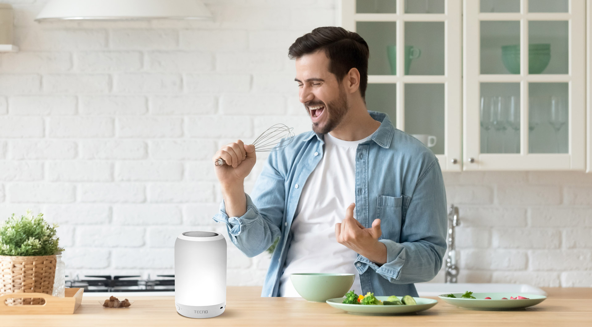Loa Bluetooth TECNO SQUARE S2 | Loa Bass mạnh 52mm | Pin 2220 mAh | Đèn Led nhiều màu - Hàng Chính Hãng