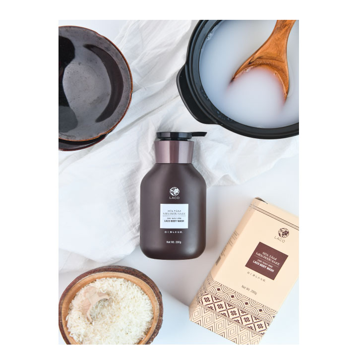 Combo 02 sản phẩm: Sữa tắm men gạo Sake và Dung dịch vệ sinh phụ nữ Marosa - Làm sạch thân thể