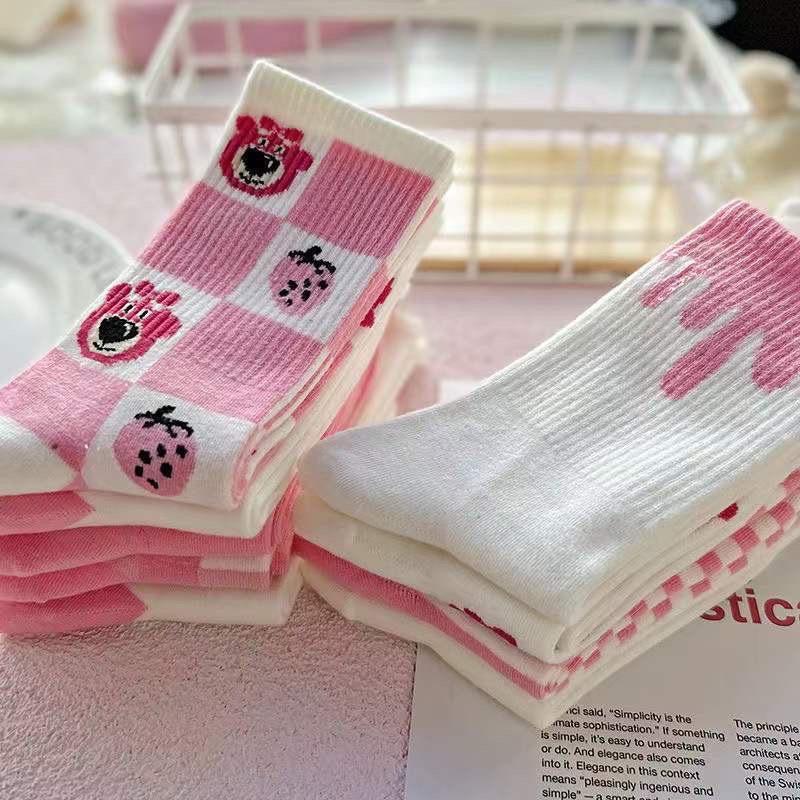 Vớ cotton cổ cao hình gấu dâu LOSTO dễ thương Hàn Quốc - Tất cao cổ hoạ tiết gấu hồng co giãn