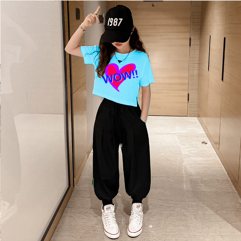 Bộ đồ nhảy bé gái hiphop áo croptop phối quần jogger dây rút, set bộ áo croptop trái tim hồng
