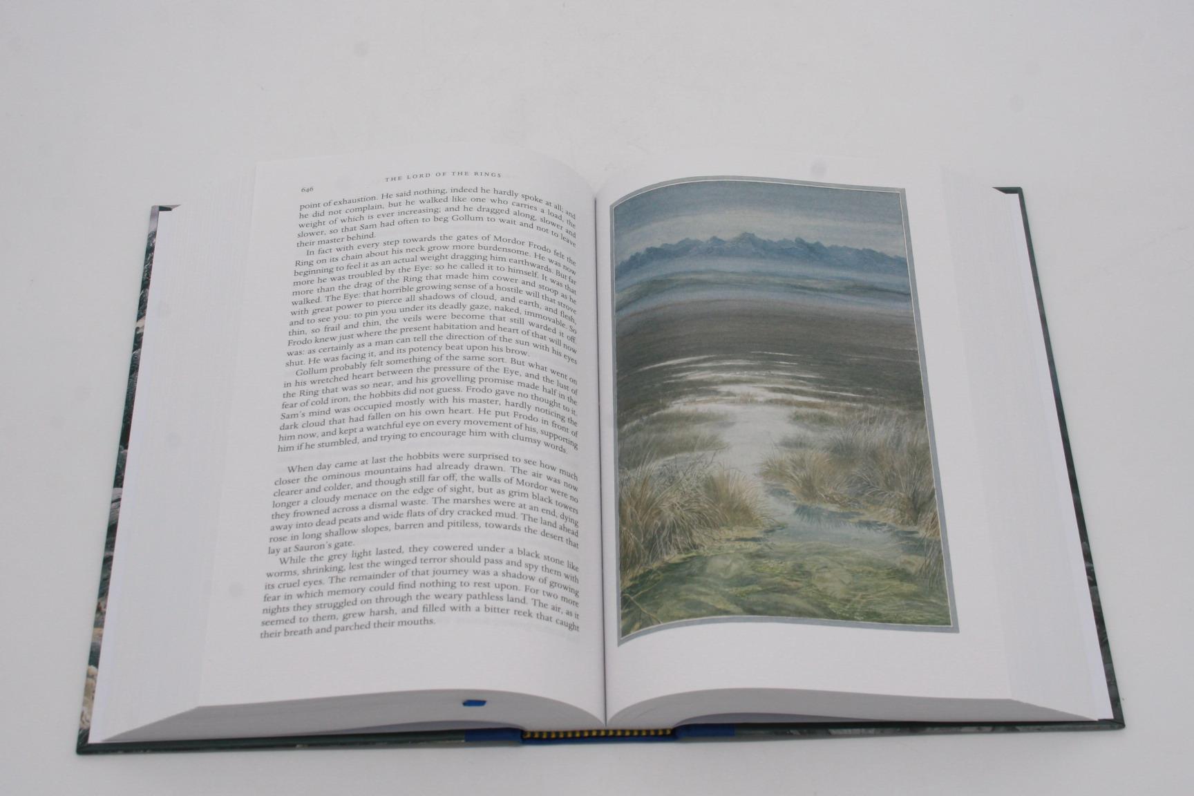 Book - The Lord of The Rings Illustrated Slipcased Edition by J.R.R. Tolkien