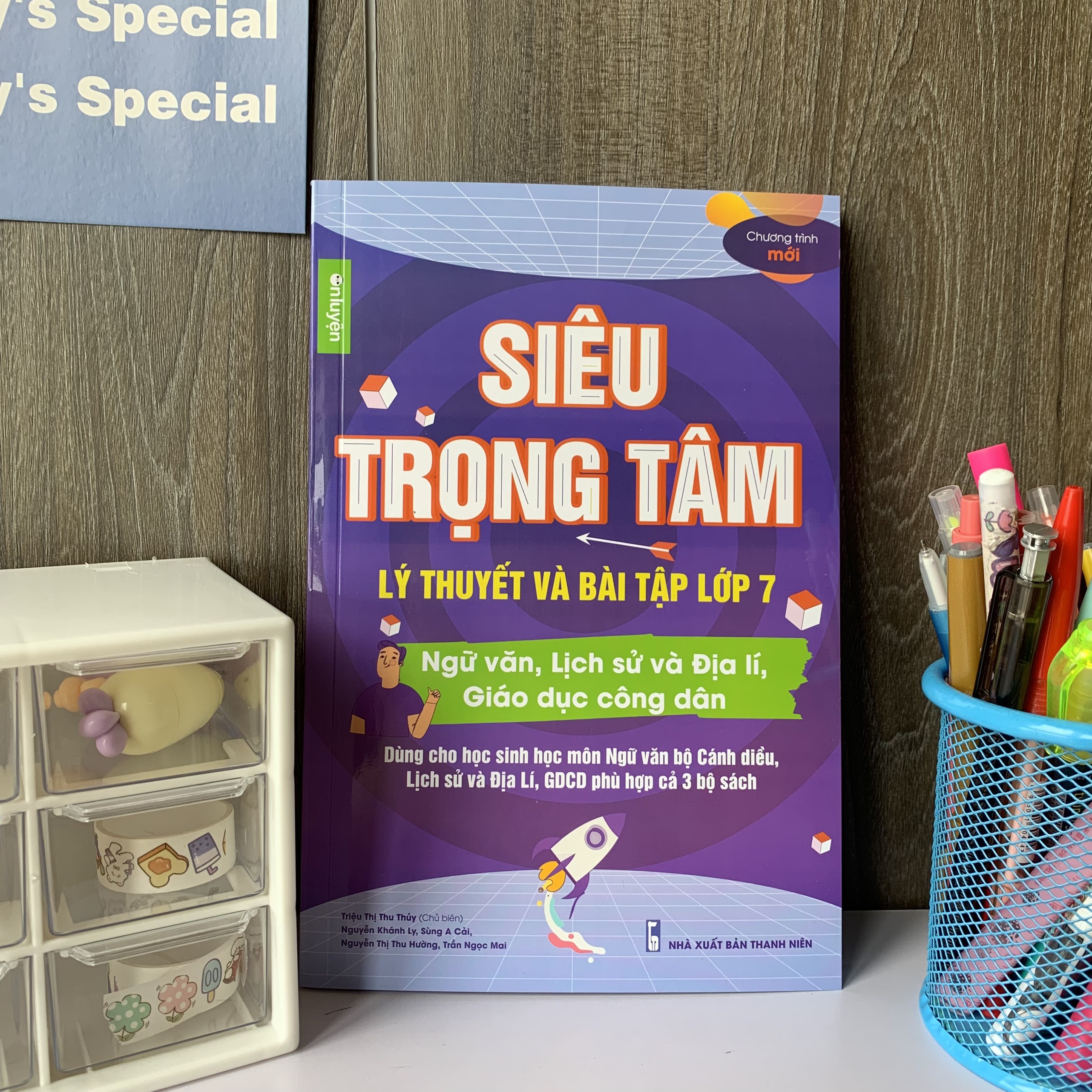 Lớp 7 - Combo 2 cuốn Siêu trọng tâm TOÁN, TIẾNG ANH, KHTN và Văn, Khoa học xã hội lớp 7- Nhà sách Ôn luyện
