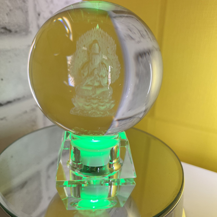 Tượng Phật thủy tinh pha lê khắc 3d đế led nhiều màu - T0341