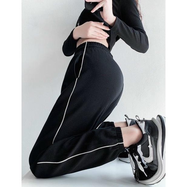 Quần Jogger Nữ 1 Sọc Dáng Rộng Ống Bo Vải Thun Tăm Thể Thao 3 Màu Siêu Xinh