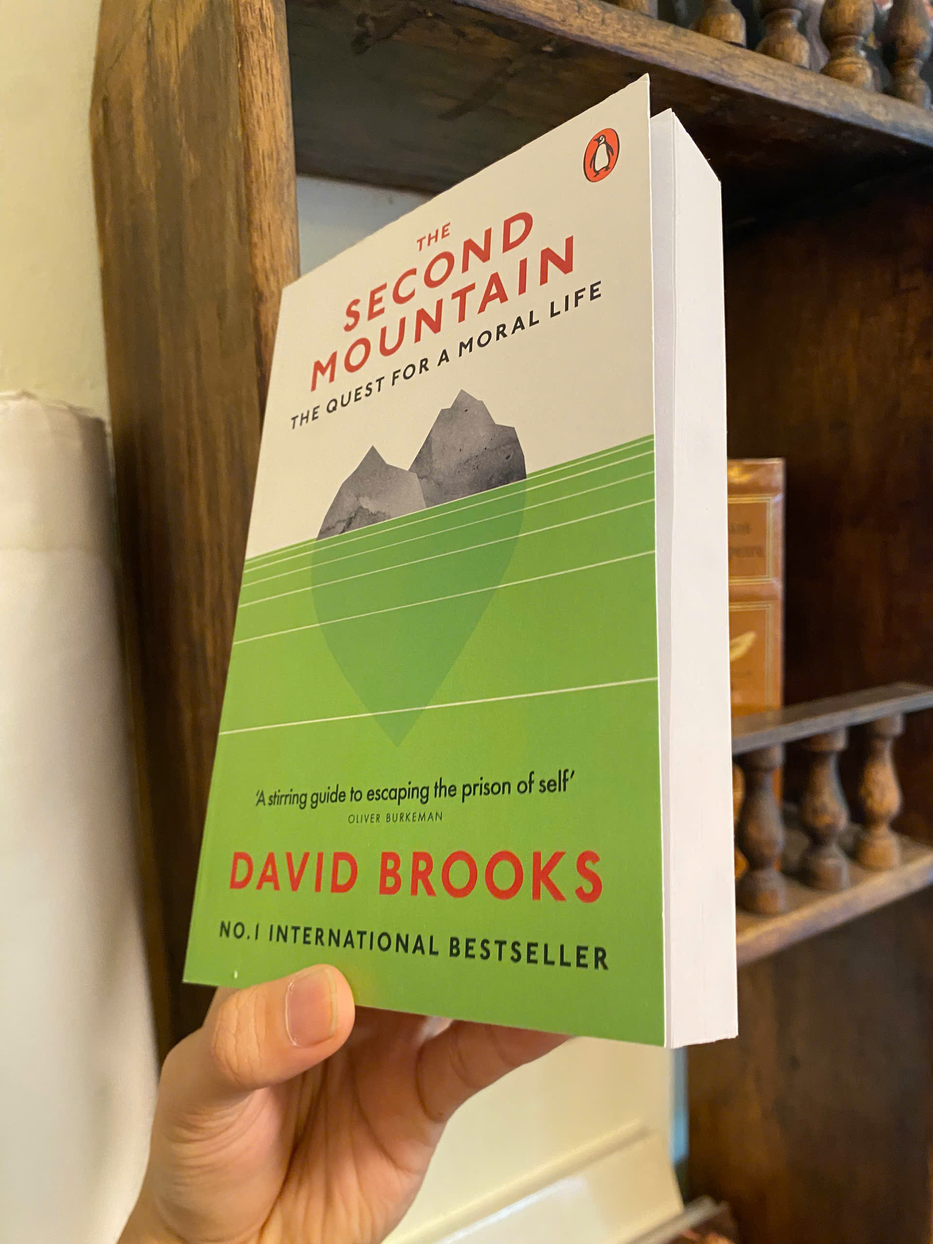 Sách - The Second Mountain by David Brooks | Philosophy / Self Help / Psychology English Book