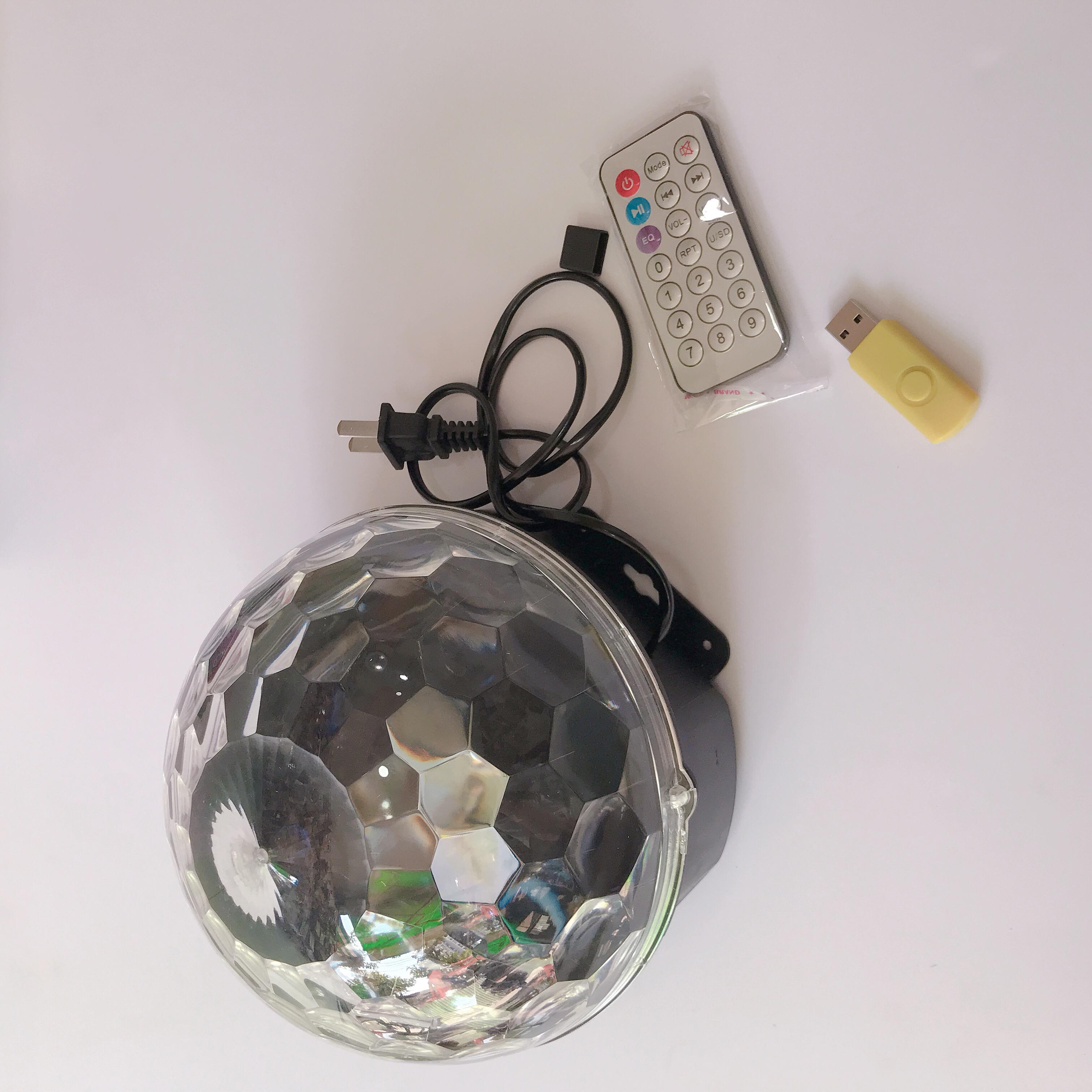Đèn Led Hình Cầu Cảm Biên Theo Nhạc - Tặng Remote + Usb - Giao Màu Ngẫu Nhiên - Hàng Loại 1
