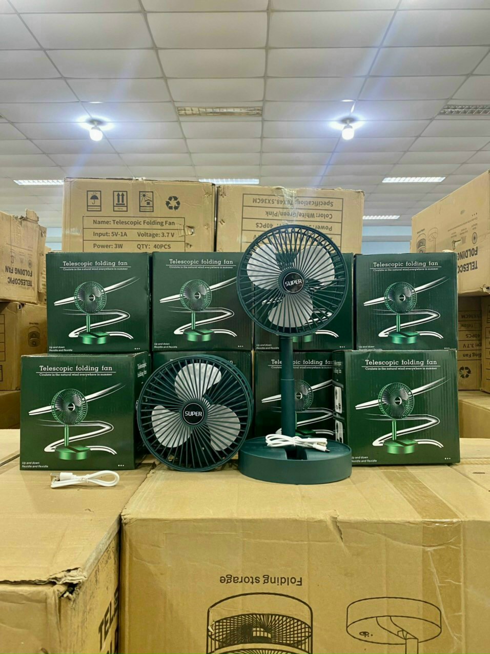 Quạt Tích Điện Pin Sạc Có Thể Gấp Gọn Tiện Lợi Điều Chỉnh Tốc Độ Gió Linh Hoạt