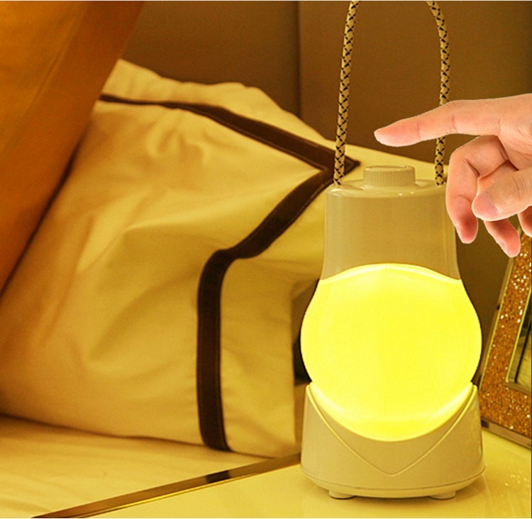 Đèn Led Tích Điện Thiết Kế Xách Tay Tiện Lợi UT.039