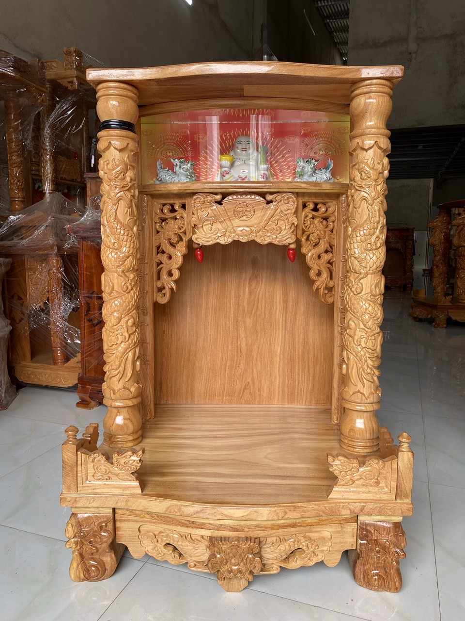 Bàn thờ thần tài ông địa gỗ gõ ngang 80 x 107 cm