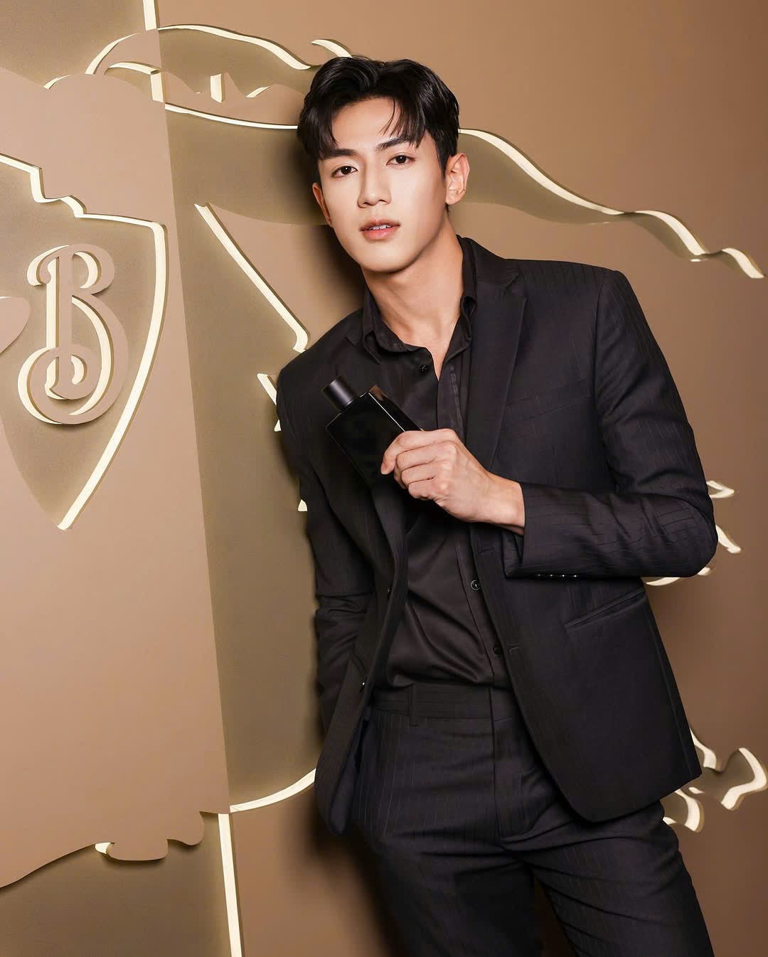 Nước Hoa Nam Burberry Hero Parfum Intense