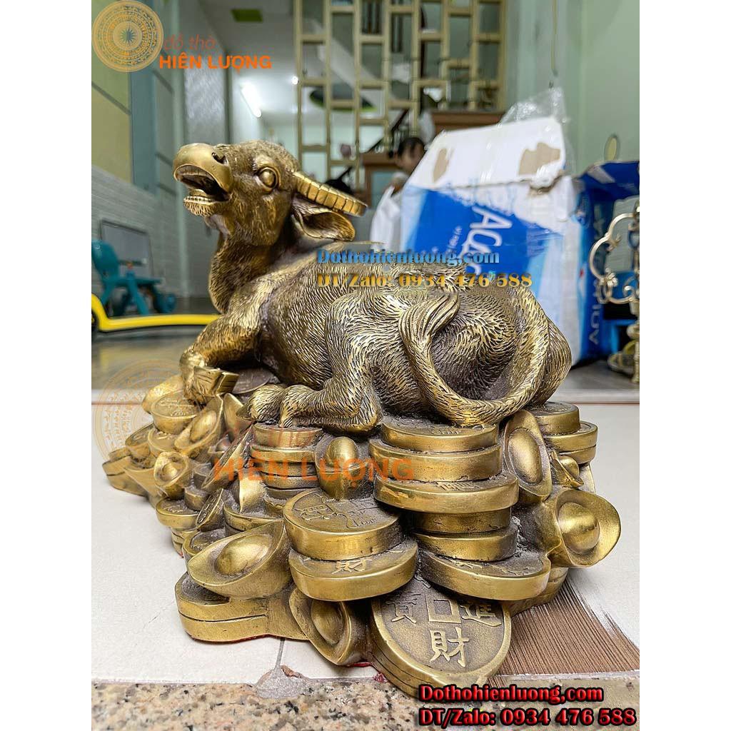 Tượng Linh Vật Trâu Nằm Bệ Vàng Bằng Đồng Phong Thủy Cao 27cm